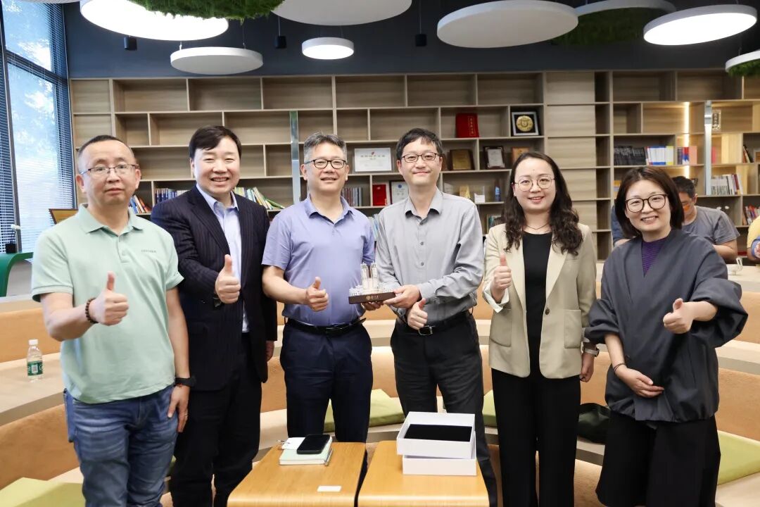 Fudan University Economics Faculty & Students Visit ABAChem